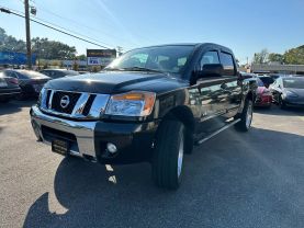 Used 2009 NISSAN TITAN CREW CAB PICKUP V8, 5.6 LITER SE PICKUP 4D 5 1/2 FT - LA Auto Star located in Virginia Beach, VA