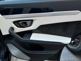 2019 LAMBORGHINI URUS SUV V8, TWIN TURBO, 4.0 LITER SPORT UTILITY 4D