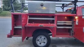 2015 Ford F350 Super Duty Super Cab Xl Utility Body 4x4 - Image 21