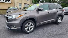 2016 Toyota Highlander Limited Sport Utility 4d - Image 2