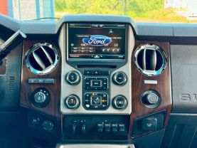2015 FORD F250 SUPER DUTY CREW CAB PICKUP V8, TURBO DSL, 6.7L LARIAT PICKUP 4D 6 3/4 FT