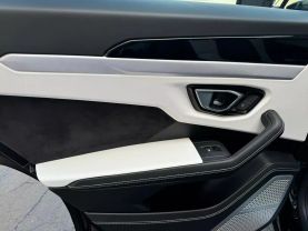 2019 LAMBORGHINI URUS SUV V8, TWIN TURBO, 4.0 LITER SPORT UTILITY 4D