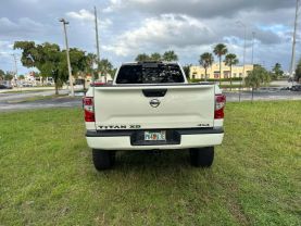 2017 NISSAN TITAN XD CREW CAB PICKUP V8, TURBO DIESEL, 5.0L S PICKUP 4D 6 1/2 FT