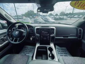 2019 RAM 1500 CLASSIC CREW CAB PICKUP V8, HEMI, 5.7 LITER BIG HORN PICKUP 4D 5 1/2 FT