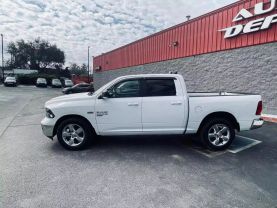 2019 RAM 1500 CLASSIC CREW CAB PICKUP V8, HEMI, 5.7 LITER BIG HORN PICKUP 4D 5 1/2 FT