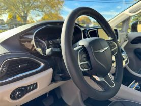 2023 CHRYSLER PACIFICA VAN V6, 3.6 LITER LIMITED VAN 4D