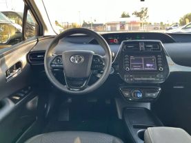 2020 TOYOTA PRIUS HATCHBACK 4-CYL, HYBRID, 1.8 LITER XLE HATCHBACK 4D