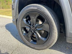 2018 Jeep Compass - Image 17