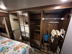 Used 2018 PALOMINO COLUMBUS FW 5TH WHEEL - 298RL - LA Auto Star located in Virginia Beach, VA