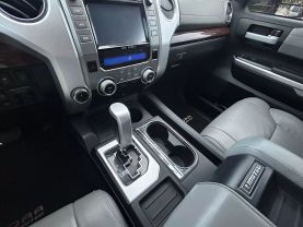 2017 TOYOTA TUNDRA CREWMAX PICKUP V8, FLEX FUEL, 5.7 LITER LIMITED PICKUP 4D 5 1/2 FT