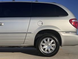 2005 CHRYSLER TOWN & COUNTRY VAN V6, 3.8 LITER TOURING MINIVAN 4D