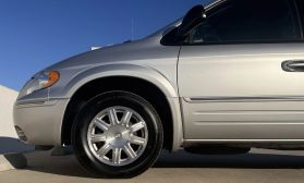 2005 CHRYSLER TOWN & COUNTRY VAN V6, 3.8 LITER TOURING MINIVAN 4D
