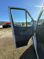 2003 Dodge Sprinter 2500 Cargo - Image 10