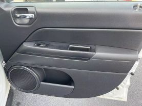 2013 Jeep Compass Latitude Sport Utility 4d - Image 19