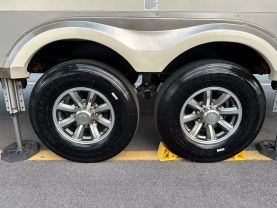 Used 2018 PALOMINO COLUMBUS FW 5TH WHEEL - 298RL - LA Auto Star located in Virginia Beach, VA