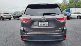 2016 Toyota Highlander Limited Sport Utility 4d - Image 4