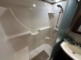 Used 2018 PALOMINO COLUMBUS FW 5TH WHEEL - 298RL - LA Auto Star located in Virginia Beach, VA