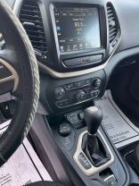 2016 Jeep Cherokee Latitude Sport Utility 4d - Image 12