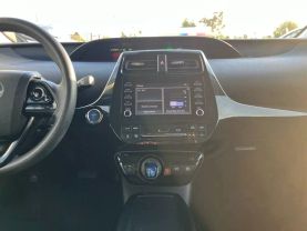 2020 TOYOTA PRIUS HATCHBACK 4-CYL, HYBRID, 1.8 LITER XLE HATCHBACK 4D