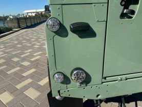 1993 LAND ROVER DEFENDER - - 110