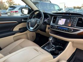 Used 2019 TOYOTA HIGHLANDER SUV V6, 3.5 LITER LIMITED PLATINUM SPORT UTILITY 4D - LA Auto Star located in Virginia Beach, VA