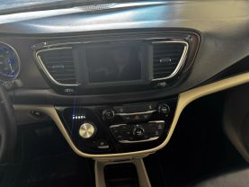 2020 CHRYSLER VOYAGER