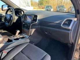 2020 JEEP GRAND CHEROKEE SUV V6, VVT, 3.6 LITER LAREDO E SPORT UTILITY 4D at T&T Repairables - used car dealership in Spencer, Indiana.
