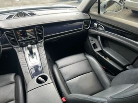 2015 PORSCHE PANAMERA