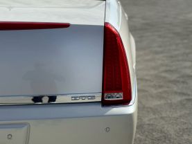 2009 CADILLAC DTS SEDAN V8, 4.6 LITER SEDAN 4D