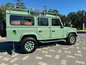 1993 LAND ROVER DEFENDER - - 110