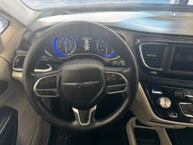 2020 CHRYSLER VOYAGER
