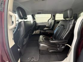 2020 CHRYSLER VOYAGER