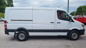 2015 Mercedes-benz Sprinter 2500 Cargo Standard Roof W/144" Wb Van 3d - Image 6