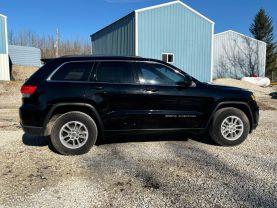 2020 JEEP GRAND CHEROKEE SUV V6, VVT, 3.6 LITER LAREDO E SPORT UTILITY 4D at T&T Repairables - used car dealership in Spencer, Indiana.