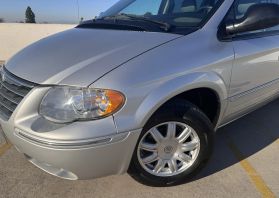 2005 CHRYSLER TOWN & COUNTRY VAN V6, 3.8 LITER TOURING MINIVAN 4D