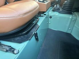 1993 LAND ROVER DEFENDER - - 110