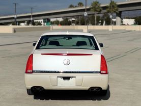 2009 CADILLAC DTS SEDAN V8, 4.6 LITER SEDAN 4D