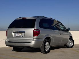 2005 CHRYSLER TOWN & COUNTRY VAN V6, 3.8 LITER TOURING MINIVAN 4D