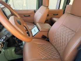 1993 LAND ROVER DEFENDER - - 110