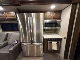 Used 2018 PALOMINO COLUMBUS FW 5TH WHEEL - 298RL - LA Auto Star located in Virginia Beach, VA