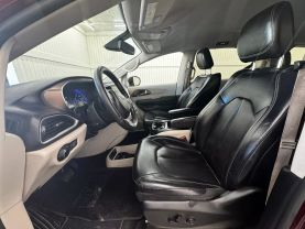 2020 CHRYSLER VOYAGER