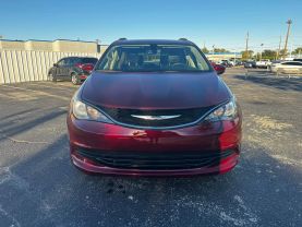 2020 CHRYSLER VOYAGER