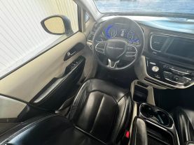 2020 CHRYSLER VOYAGER