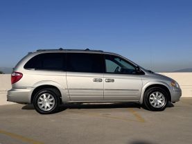 2005 CHRYSLER TOWN & COUNTRY VAN V6, 3.8 LITER TOURING MINIVAN 4D