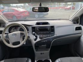 2014 TOYOTA SIENNA VAN V6, 3.5 LITER SE MINIVAN 4D