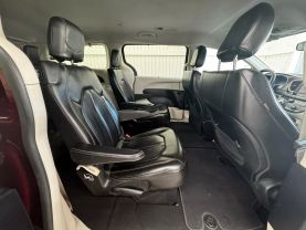 2020 CHRYSLER VOYAGER