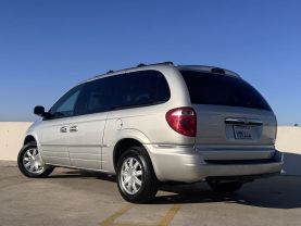 2005 CHRYSLER TOWN & COUNTRY VAN V6, 3.8 LITER TOURING MINIVAN 4D
