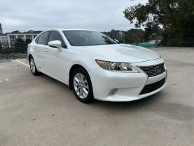2013 LEXUS ES SEDAN 4-CYL, HYBRID, 2.5 LITER ES 300H SEDAN 4D