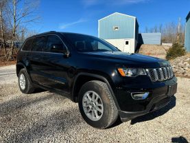 2020 JEEP GRAND CHEROKEE SUV V6, VVT, 3.6 LITER LAREDO E SPORT UTILITY 4D at T&T Repairables - used car dealership in Spencer, Indiana.