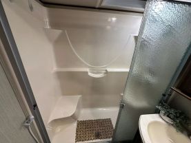 Used 2018 PALOMINO COLUMBUS FW 5TH WHEEL - 298RL - LA Auto Star located in Virginia Beach, VA